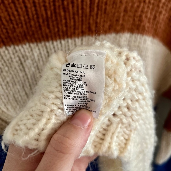 PAPER CRANE Color Block Sweater, Size M - Picture 6 of 7